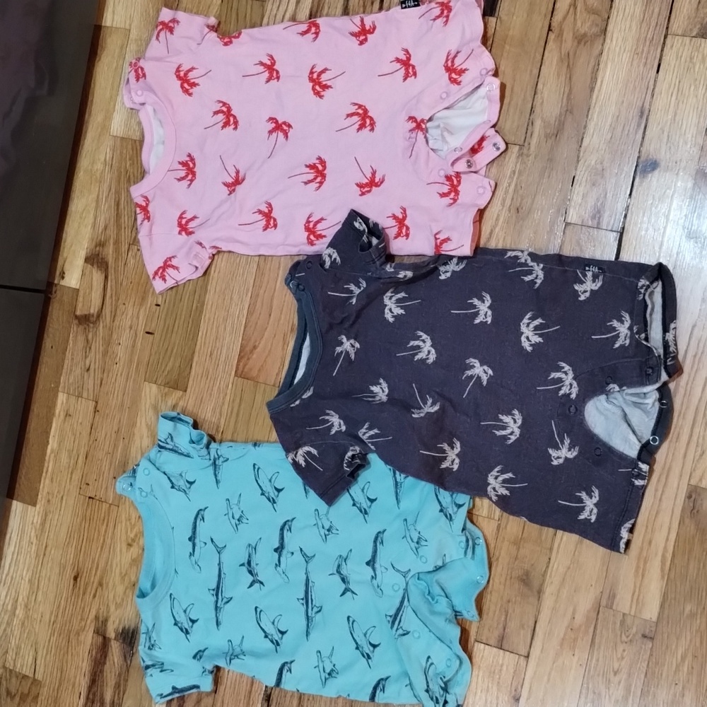Feather 4 Arrow bundle of rompers 12M